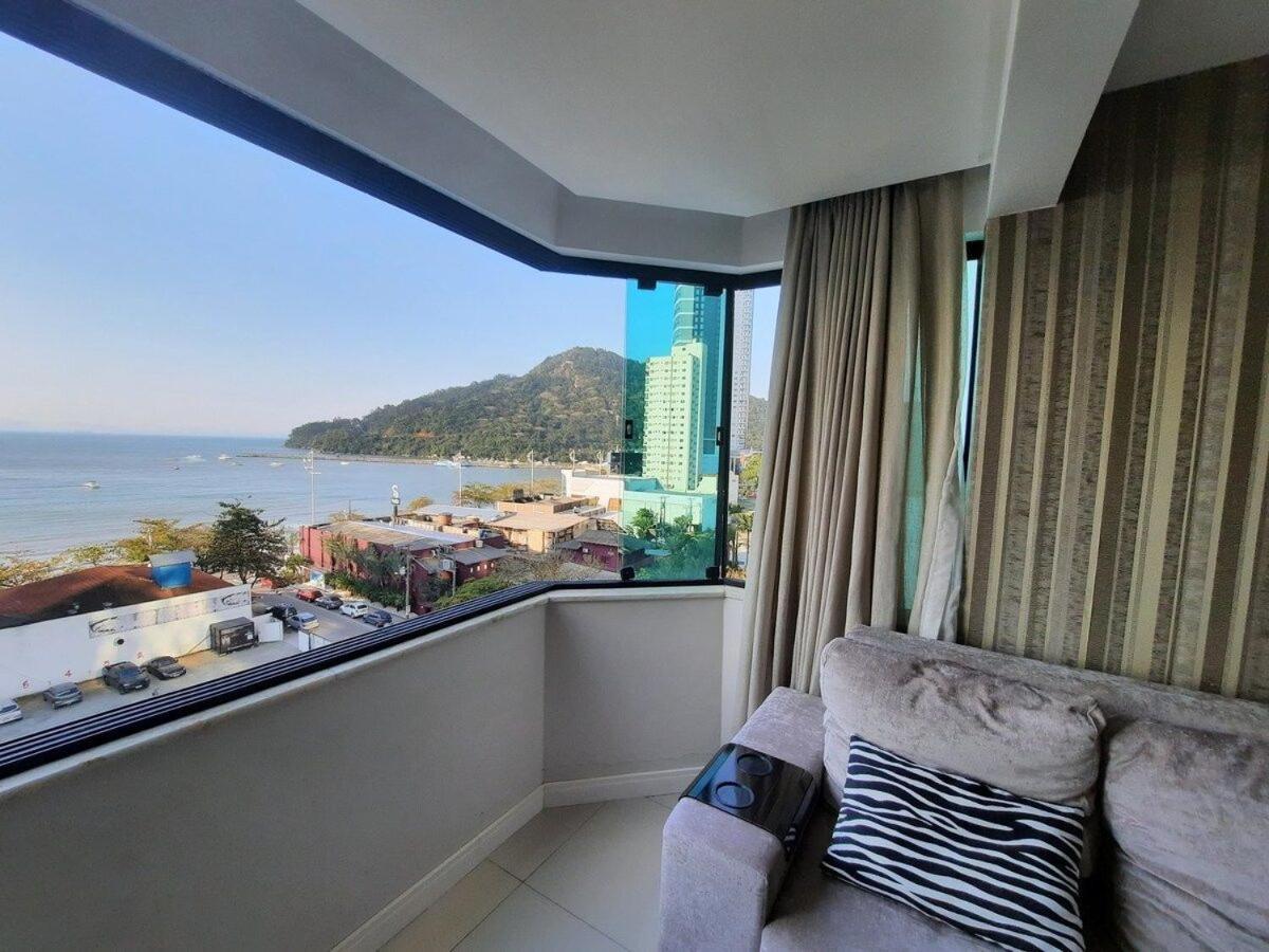 3 Suites Linda Vista Da Orla De Bc A 50M Da Praia - Somente Familiares Balneario Camboriu Dış mekan fotoğraf