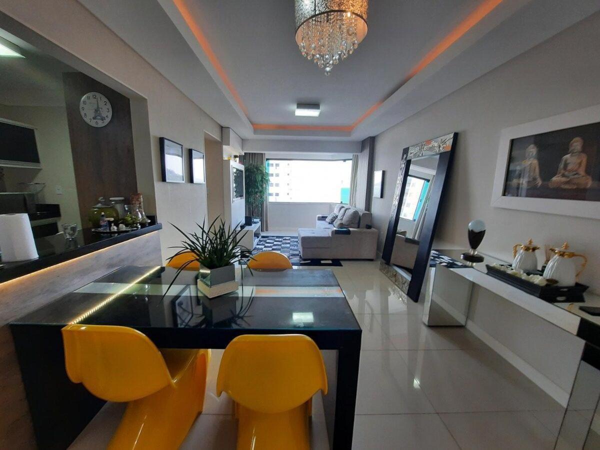 3 Suites Linda Vista Da Orla De Bc A 50M Da Praia - Somente Familiares Balneario Camboriu Dış mekan fotoğraf