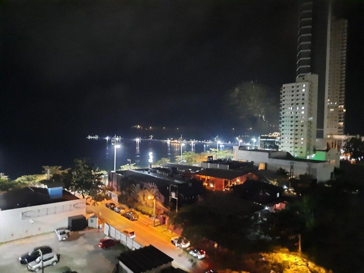 3 Suites Linda Vista Da Orla De Bc A 50M Da Praia - Somente Familiares Balneario Camboriu Dış mekan fotoğraf