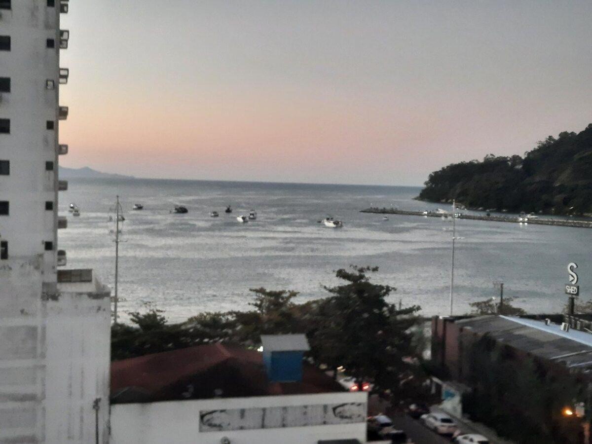 3 Suites Linda Vista Da Orla De Bc A 50M Da Praia - Somente Familiares Balneario Camboriu Dış mekan fotoğraf