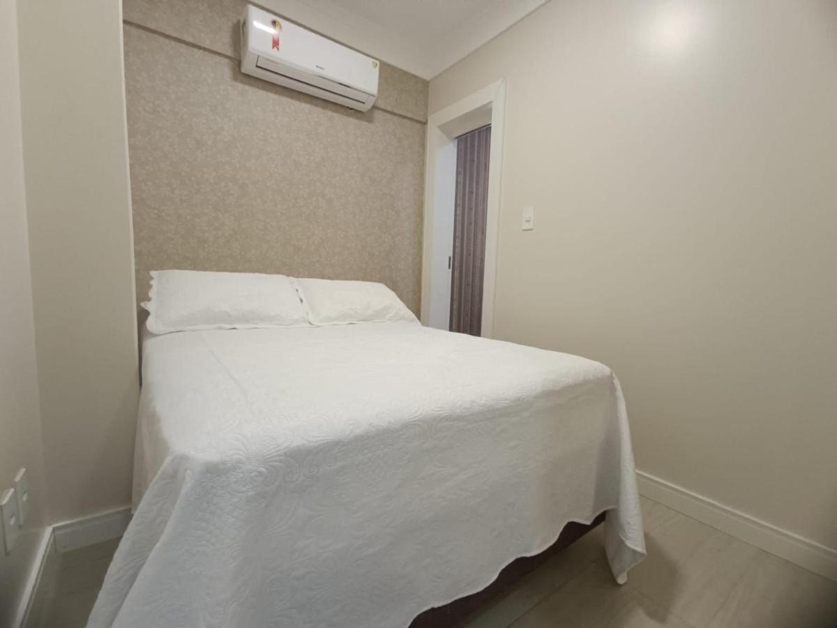 3 Suites Linda Vista Da Orla De Bc A 50M Da Praia - Somente Familiares Balneario Camboriu Dış mekan fotoğraf