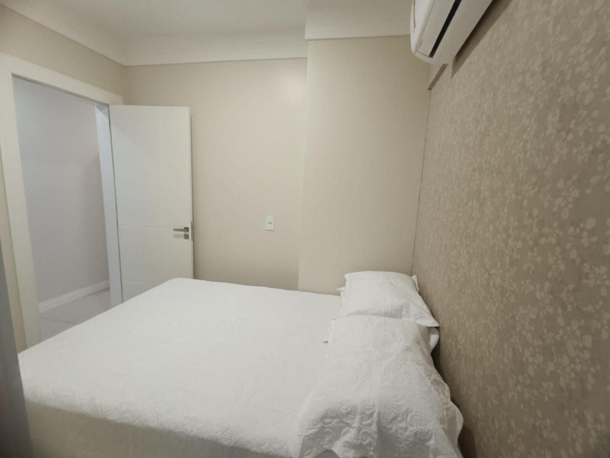 3 Suites Linda Vista Da Orla De Bc A 50M Da Praia - Somente Familiares Balneario Camboriu Dış mekan fotoğraf