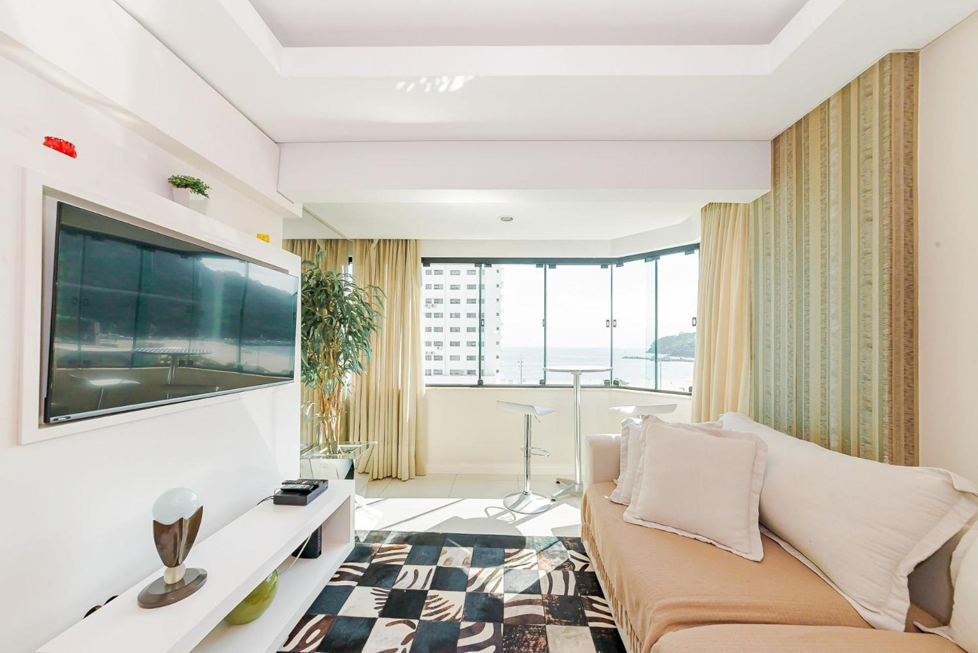3 Suites Linda Vista Da Orla De Bc A 50M Da Praia - Somente Familiares Balneario Camboriu Dış mekan fotoğraf