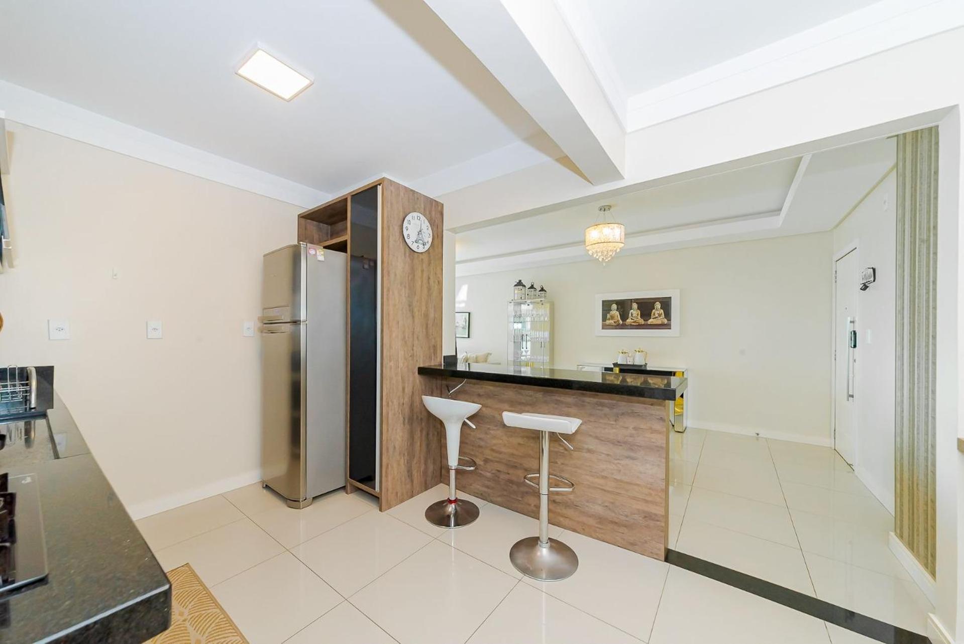 3 Suites Linda Vista Da Orla De Bc A 50M Da Praia - Somente Familiares Balneario Camboriu Dış mekan fotoğraf