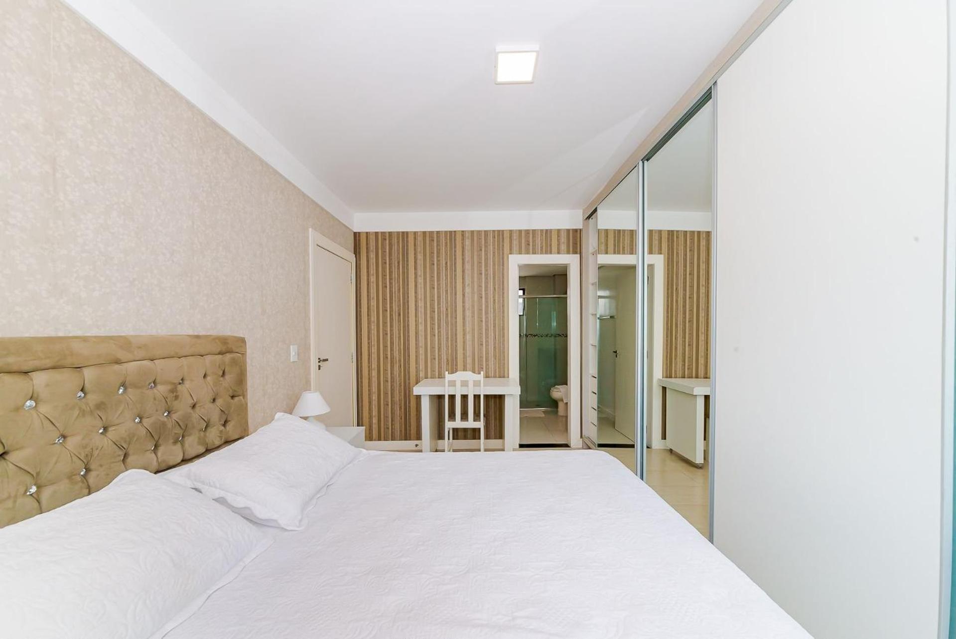 3 Suites Linda Vista Da Orla De Bc A 50M Da Praia - Somente Familiares Balneario Camboriu Dış mekan fotoğraf