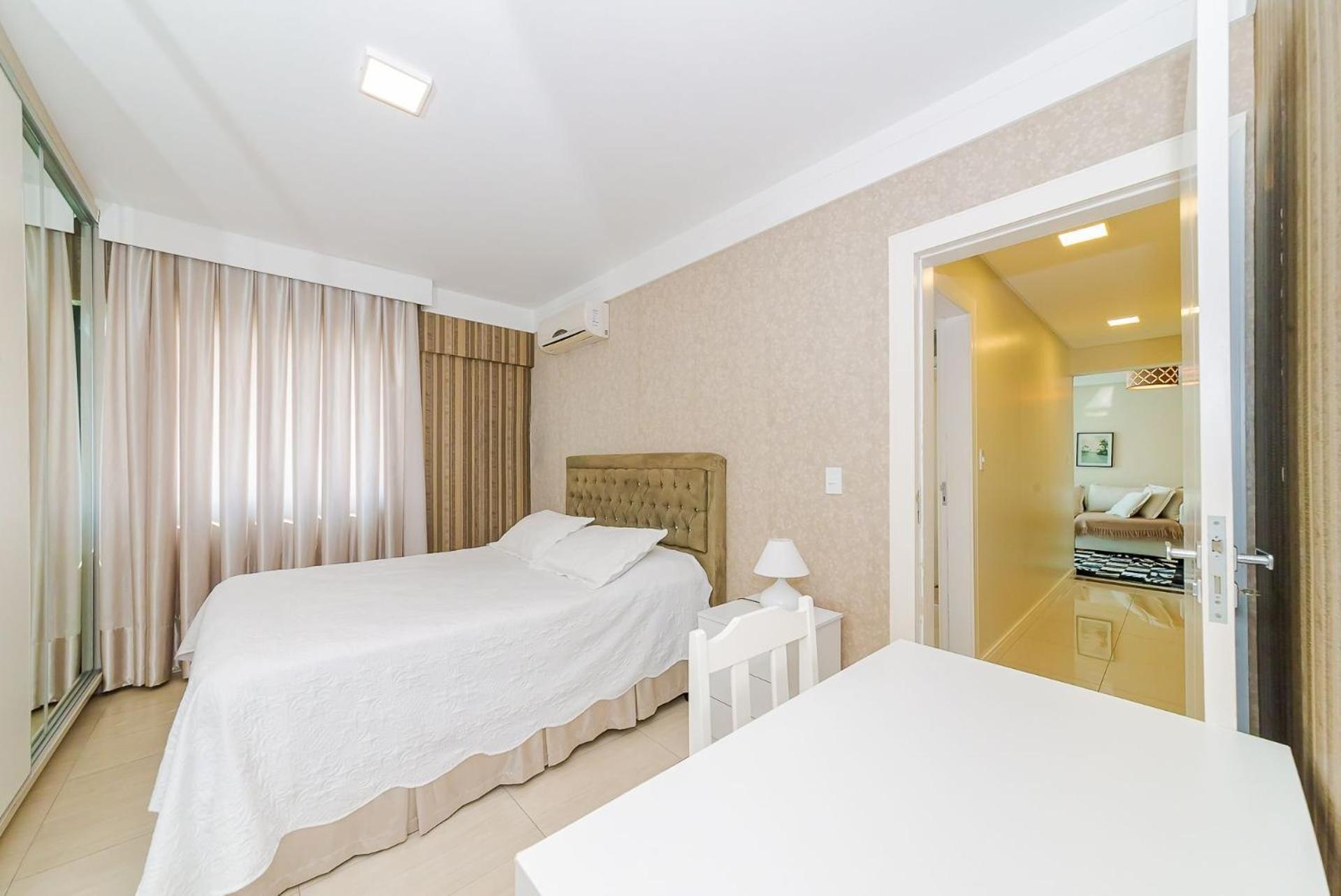 3 Suites Linda Vista Da Orla De Bc A 50M Da Praia - Somente Familiares Balneario Camboriu Dış mekan fotoğraf