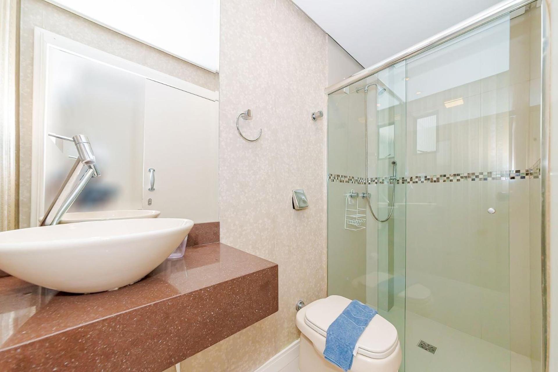 3 Suites Linda Vista Da Orla De Bc A 50M Da Praia - Somente Familiares Balneario Camboriu Dış mekan fotoğraf